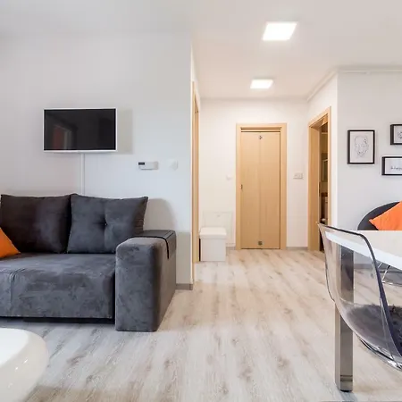 Monte Paradiso Panorama * プーラ